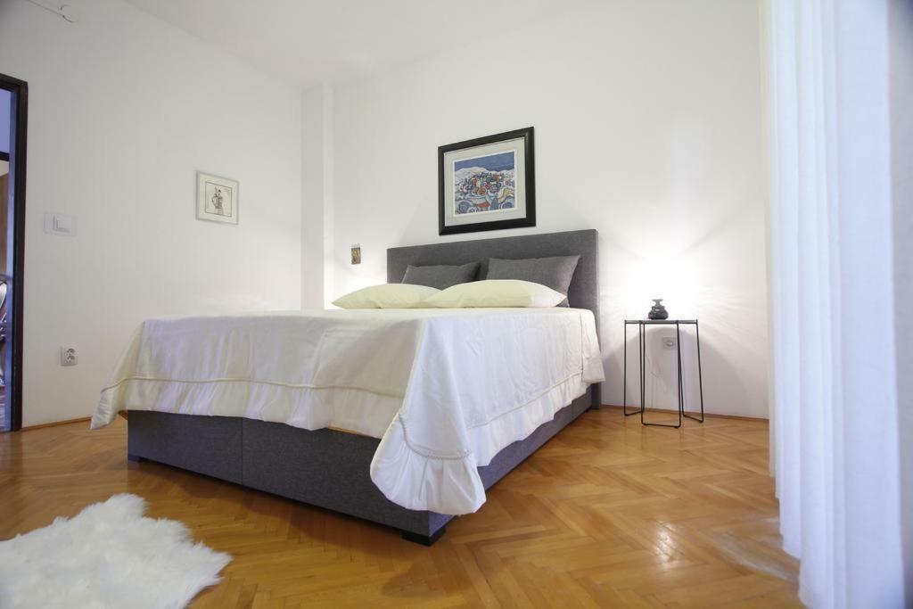 Apartmani Volga 돈제페트레케인 외부 사진